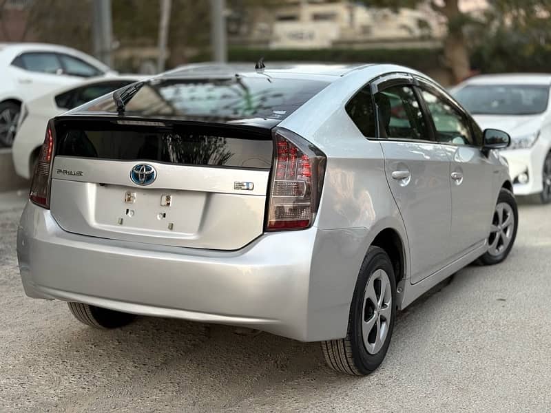 Toyota Prius 2011/2015 s touring 5