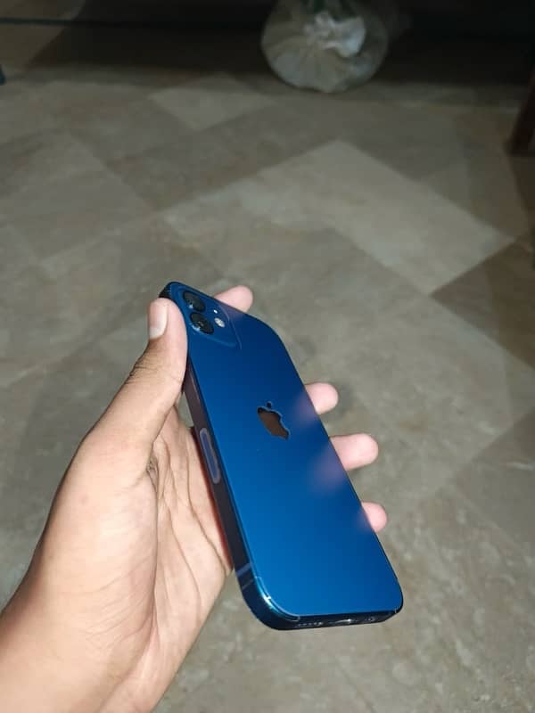 IPHONE 12 WITH BOX IN GOOD CONDITION 7