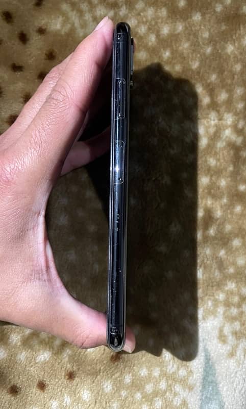 iPhone XS MAX ( Factory Unlocked ) 2