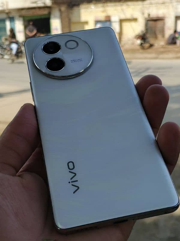 Vivo V30e 1