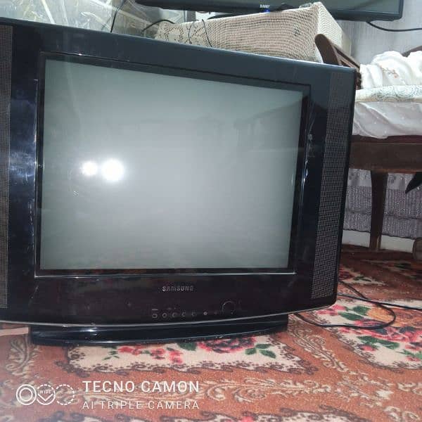 Samsung original. Flate screen 24 inches T. V 3