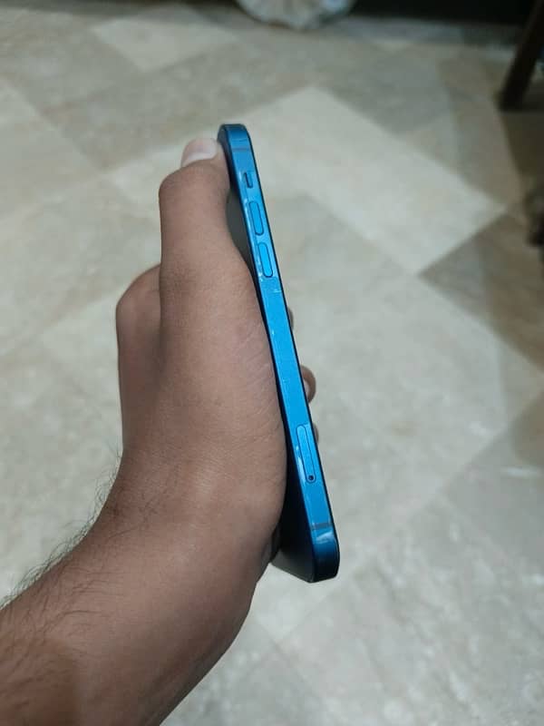 IPHONE 12 10/10 with Charger 5