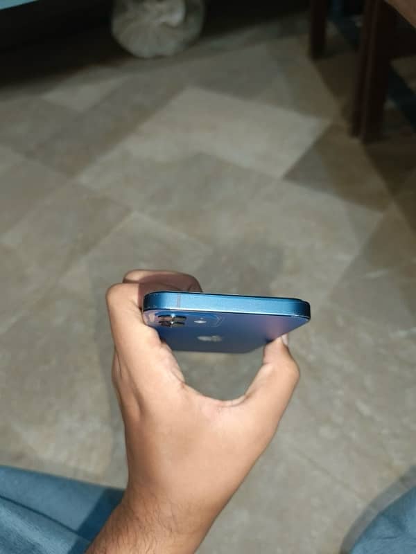 IPHONE 12 10/10 with Charger 12
