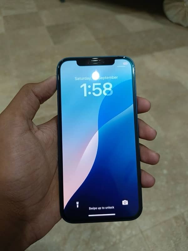 IPHONE 12 10/10 with Charger 13