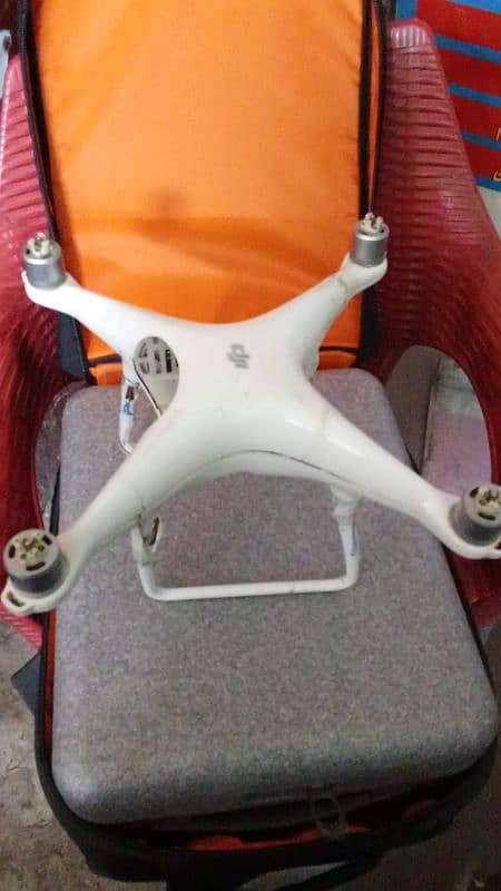 DJI phantom 4 complete box 6