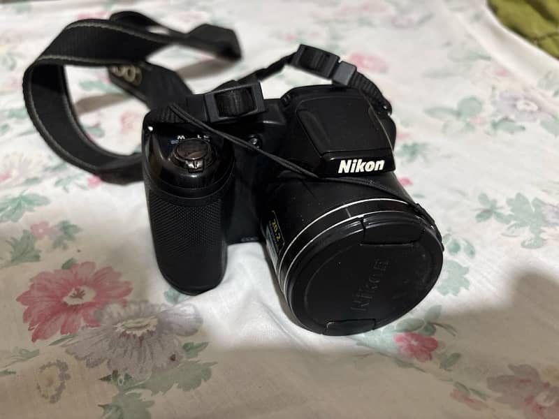 Nikon camera SLR L340 0