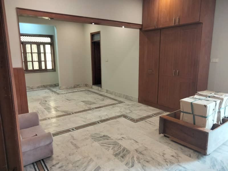 defence flat for rent full floor three side corner 7