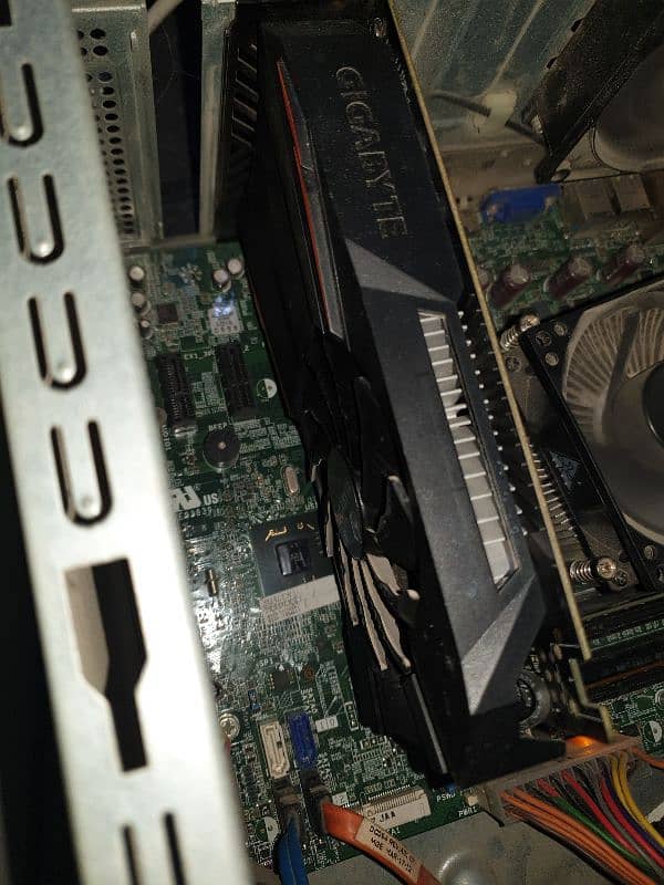 gt 1050 2gb graphics card available in mint condition 1