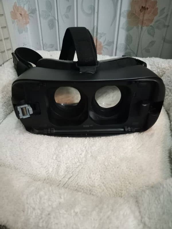 Samsung Gear VR headset 1