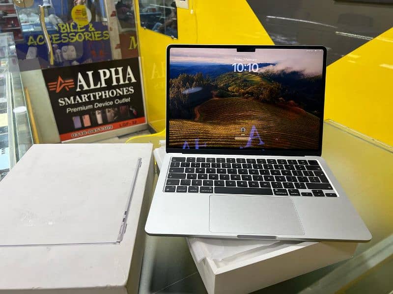 MacBook M3 air 2024 16/512 14 inches 0