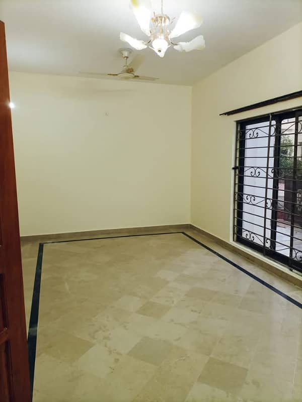 1 Kanal 3 Bed Portion For Rent Available in Gulraiz Housing Scheme 1