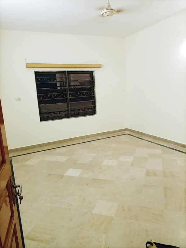 1 Kanal 3 Bed Portion For Rent Available in Gulraiz Housing Scheme 3