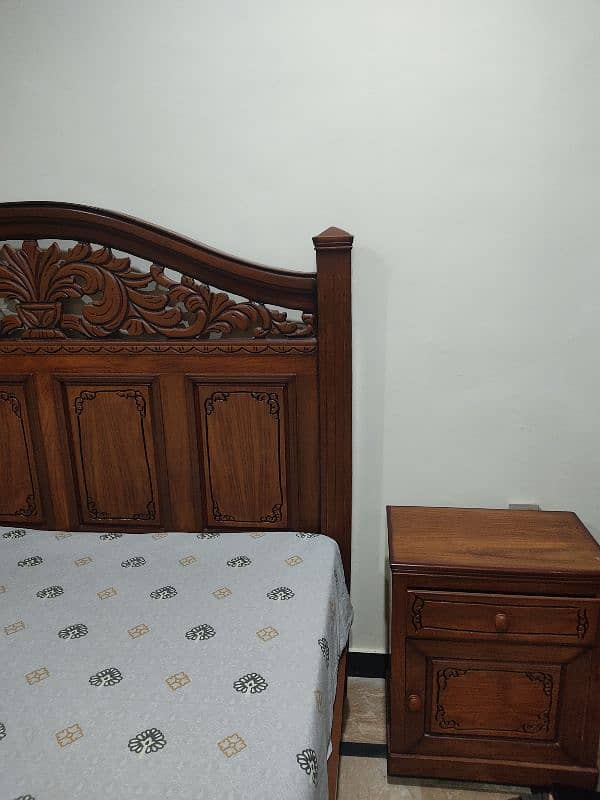 customized Bed set with two side tables and dressing table 3