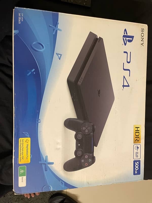 ps4 slim with box  + 2 original controllers 8