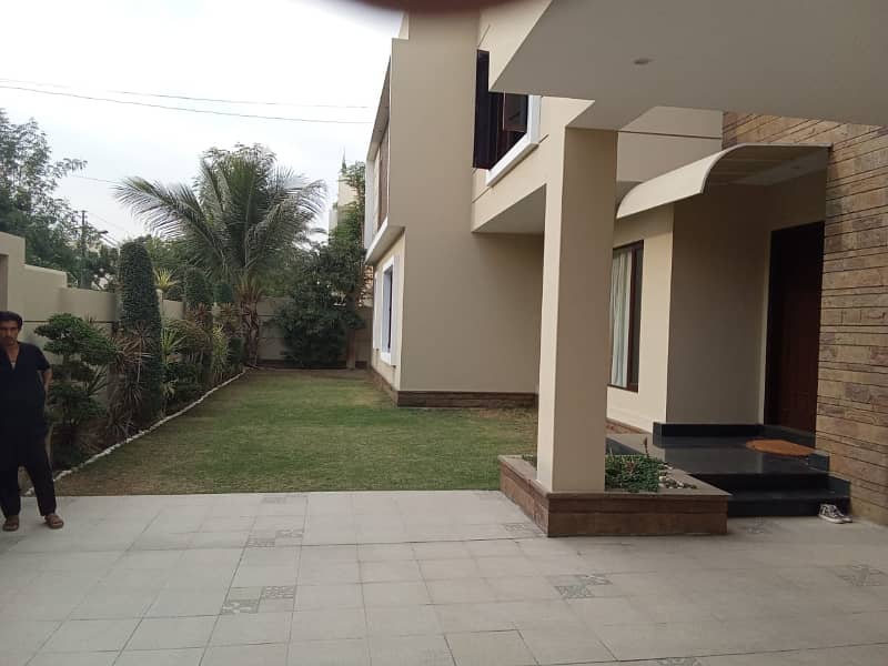 defence 700 yards ground floor portion for rent with basement two car parking 11