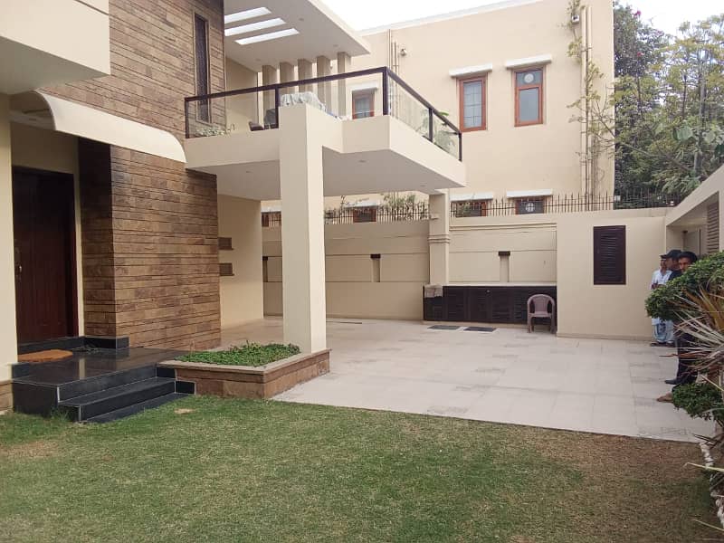 defence 700 yards ground floor portion for rent with basement two car parking 12