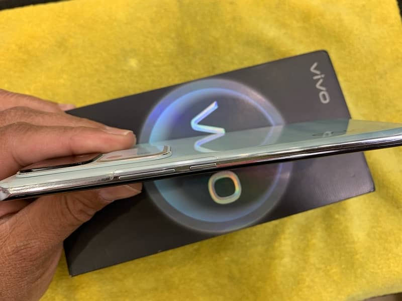 vivo v30 1