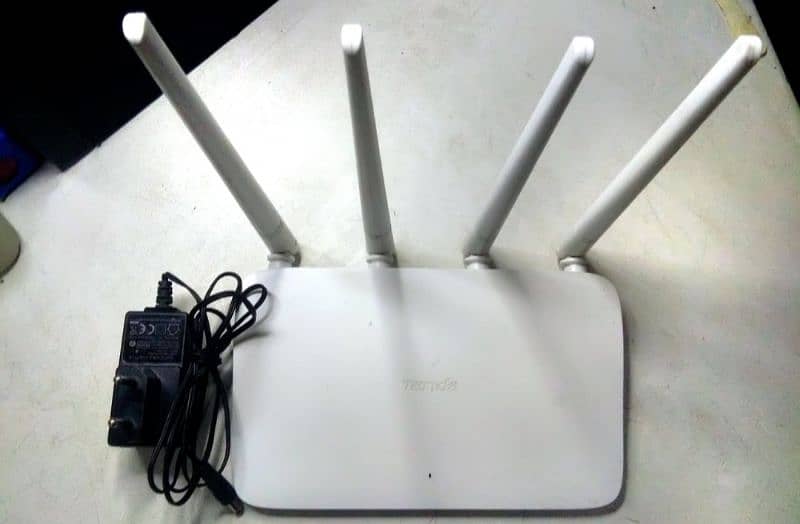 Tenda F6 4 Antenna Router 0