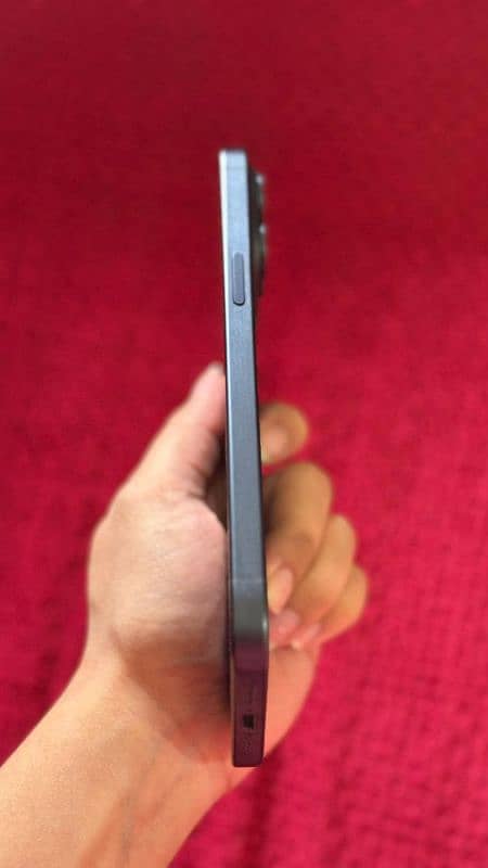 Apple IPhone 15 pro max complete accessories full sim time 5