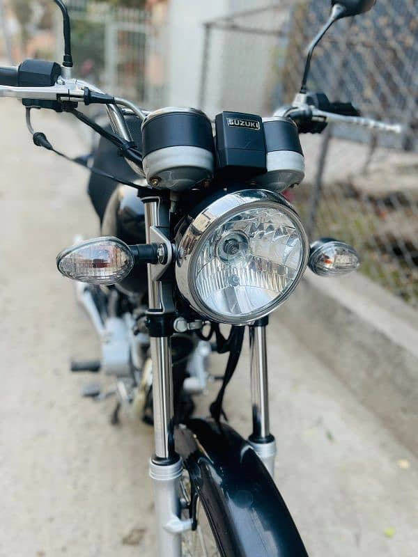 Suzuki gs150 1