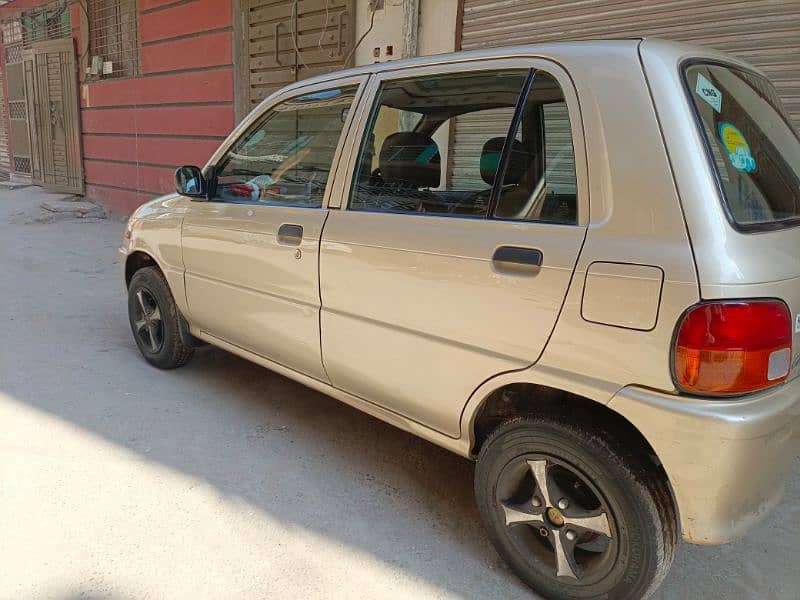 Daihatsu Cuore 2011 14