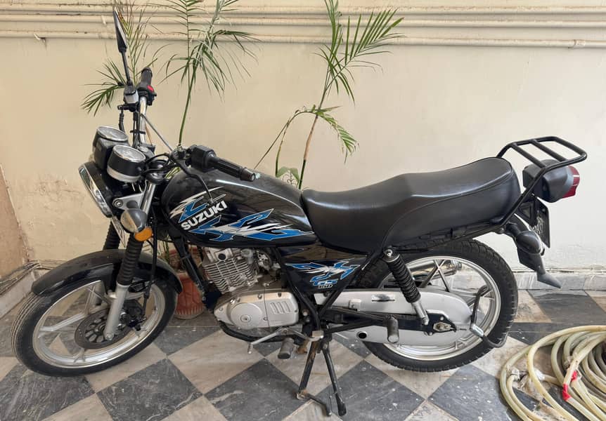 Suzuki GS 150 SE 2022 1