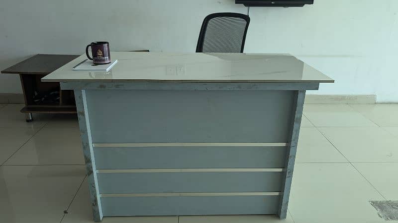 OFFICE TABLES FOR SALE 4