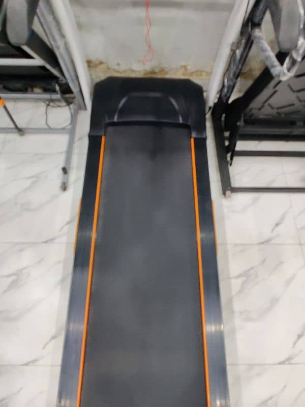 Slimline treadmill heavy duty 150kg suported automatic incline decline 5