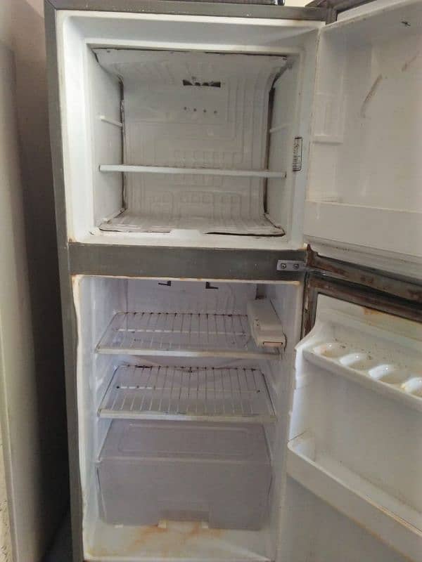 dawlance fridge good condition 1