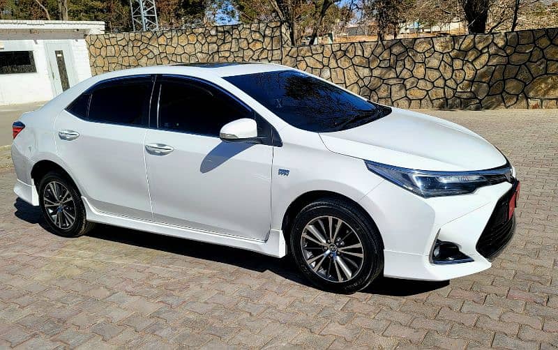 Toyota Altis Grande 2021 black interior 5