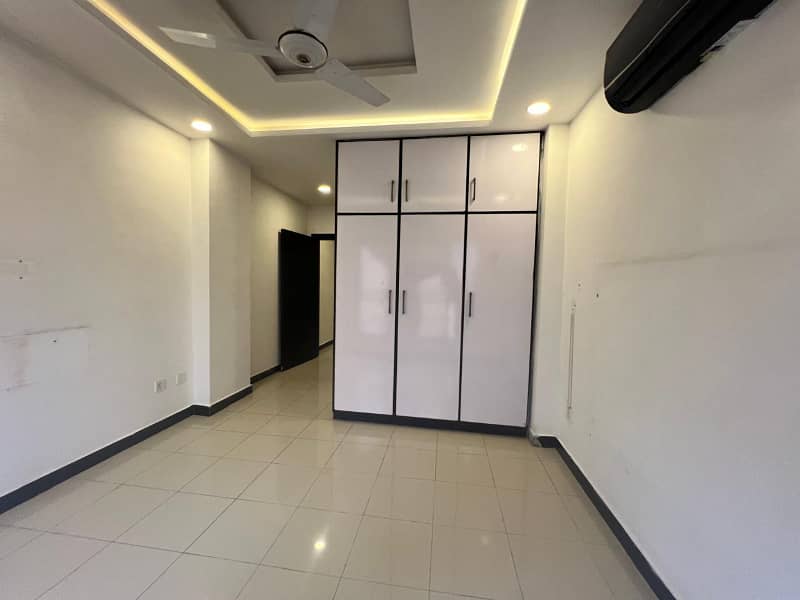 1bed apartment well mention plza front view 5