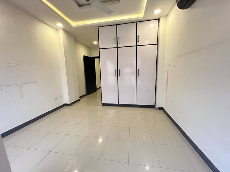 1bed apartment well mention plza front view 9