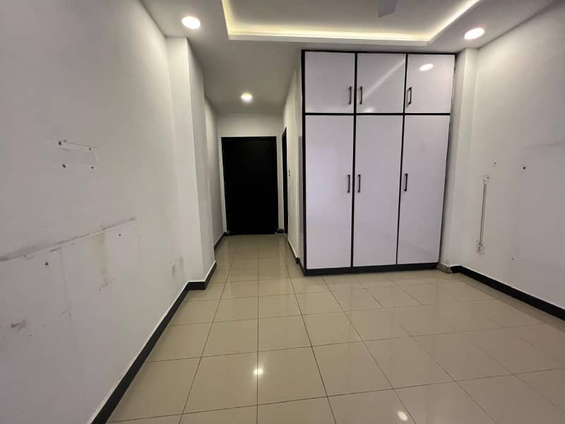 1bed apartment well mention plza front view 15