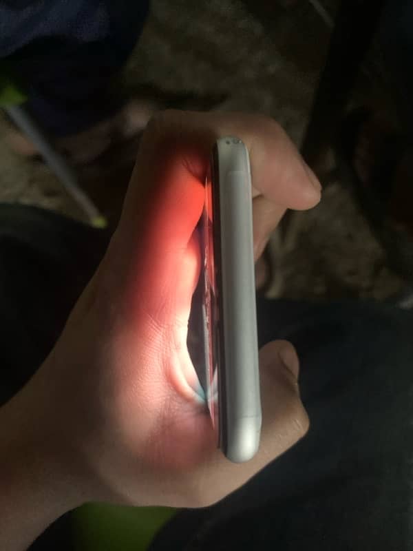 iPhone se 2020 condition 9.5 4