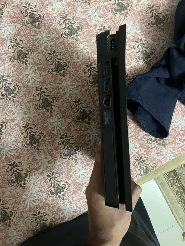 Ps4 slim 0