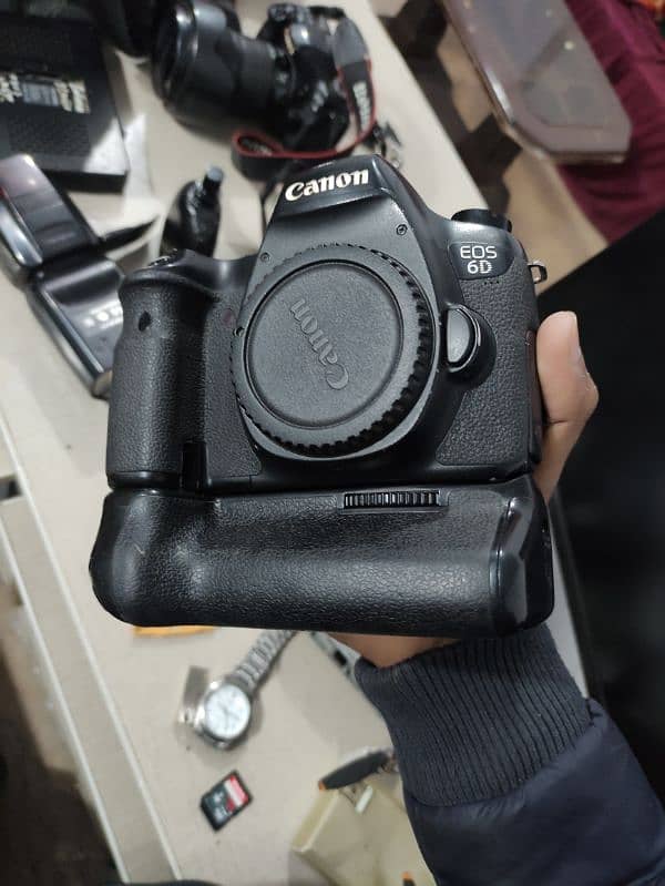 canon 6D only body 2