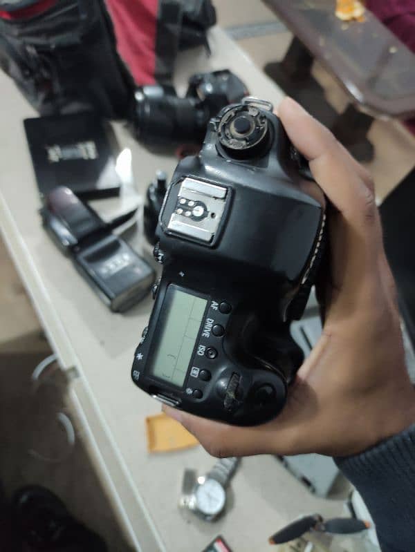 canon 6D only body 4