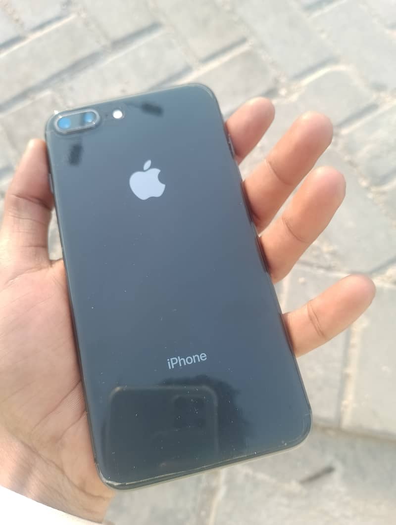 Apple iPhone 8 Plus 0