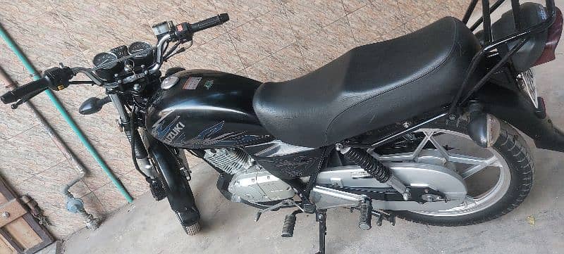 suzuki 150 GS | Model Nov 2021 | black | Lahore 0