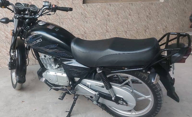 suzuki 150 GS | Model Nov 2021 | black | Lahore 9