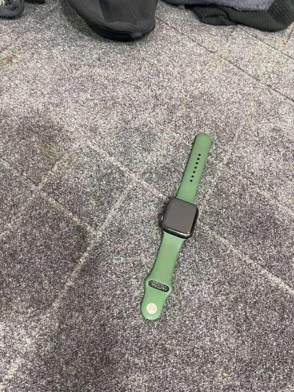 Apple Watch Series 7 (45mm, GPS, Green) 2