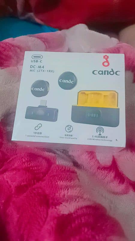 Candc DC-M4 Wireless 2 Microphones {BOX PACK} 2