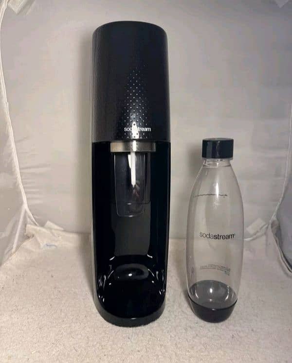 IMPORTED SODASTREAM SODA MAKER MACHINE NEW 0