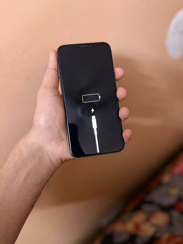 IPhone XS 64 GB non PTA factory unlock 3