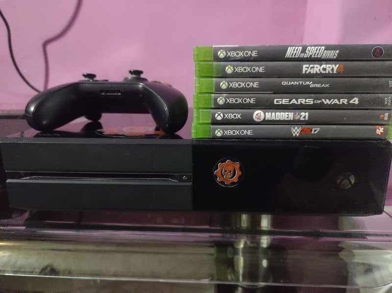 XBOX ONE 500GB SEALED WITH 1 CONTROLLER 6CDS GOOD CONDITION 0