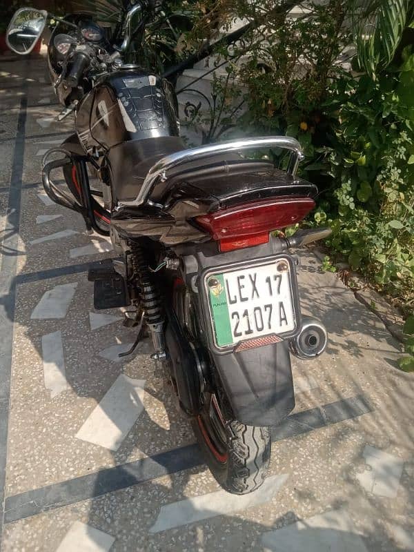 yamaha YBR 2017 in good condition 3