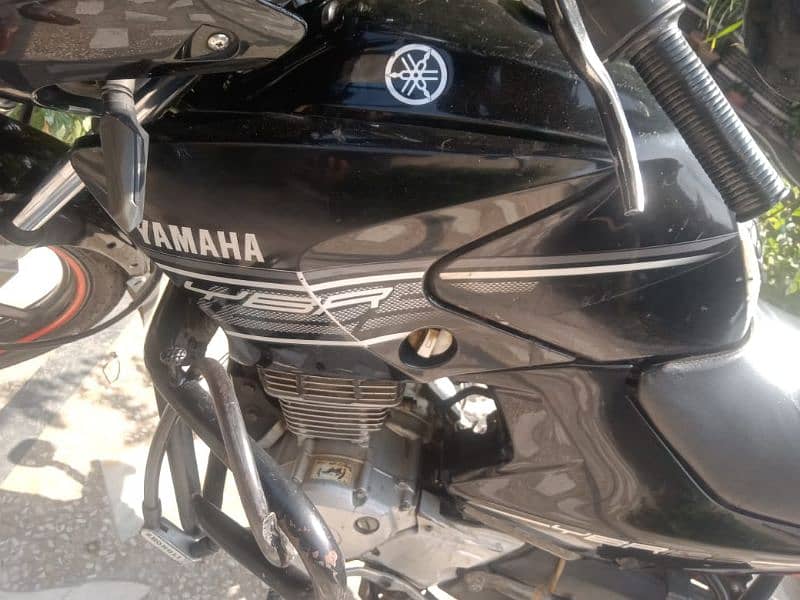 yamaha YBR 2017 in good condition 4