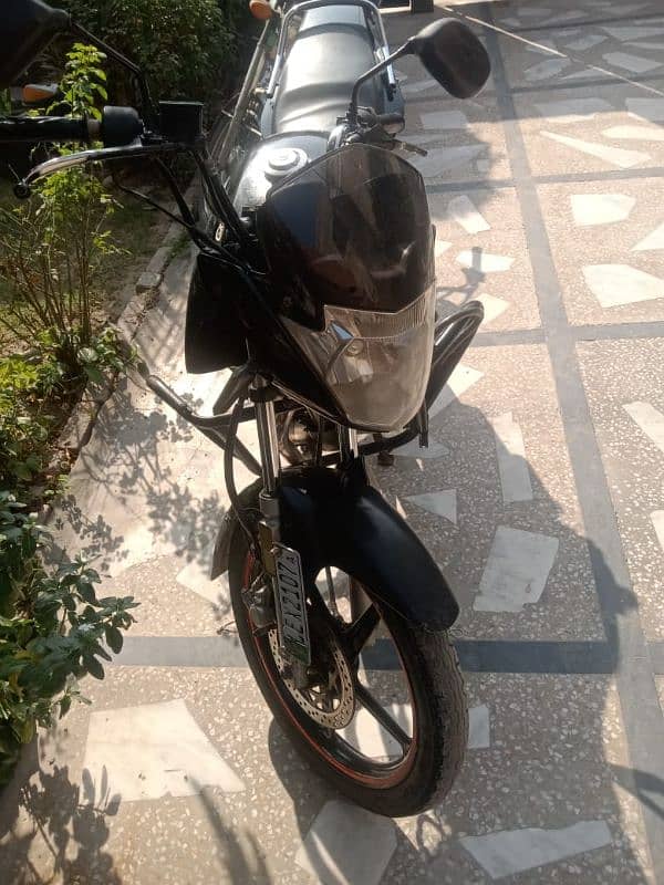 yamaha YBR 2017 in good condition 5