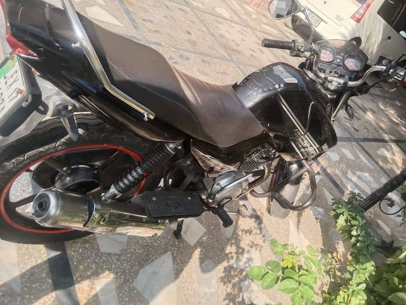 yamaha YBR 2017 in good condition 6