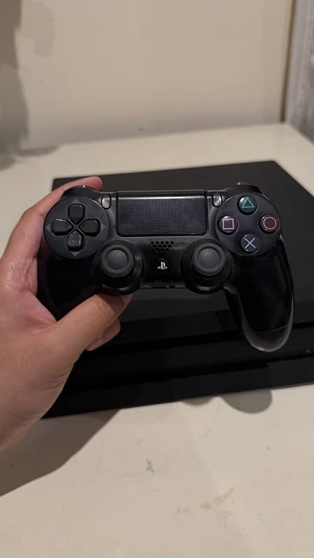 PlayStation 4 Pro 1 TB 8